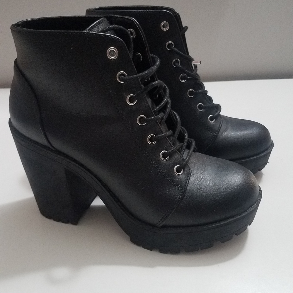 H&M Lace Up Chunky Heel Ankle Boots
